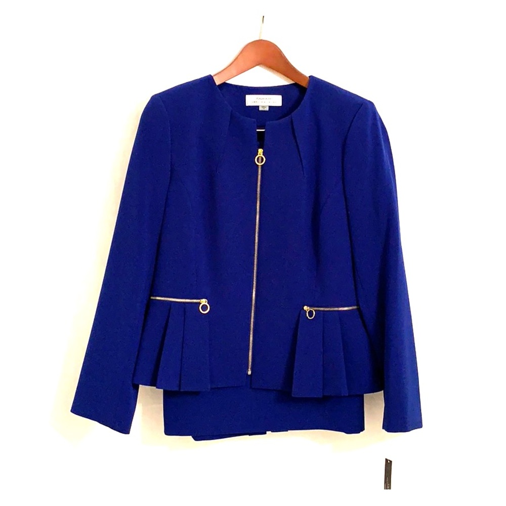 TAHARI 2pc Suit